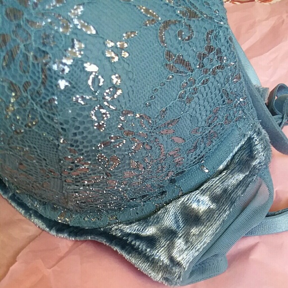 Beautiful NEW VS Very Sexy bra - Picture 3 of 8